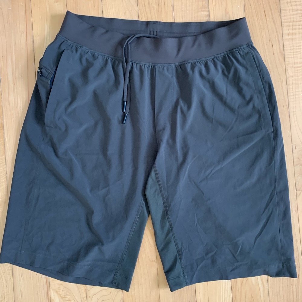 Lulu Lemond Pace Breaker Linerless Short 5"